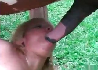 Blowjob from a sexy-ass blonde