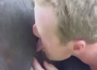 Zoo porn displaying a guy who fucks a sexy beast